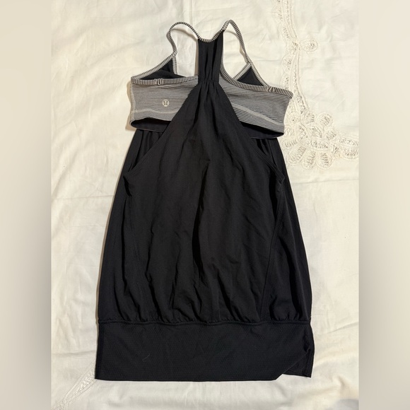 Stylish Black and Gray Lululemon top #125 - Picture 2 of 7